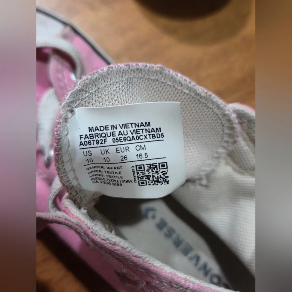 Converse Chuck Taylor All Star Pink High Tops Infant US 10‎ | Charity Listing